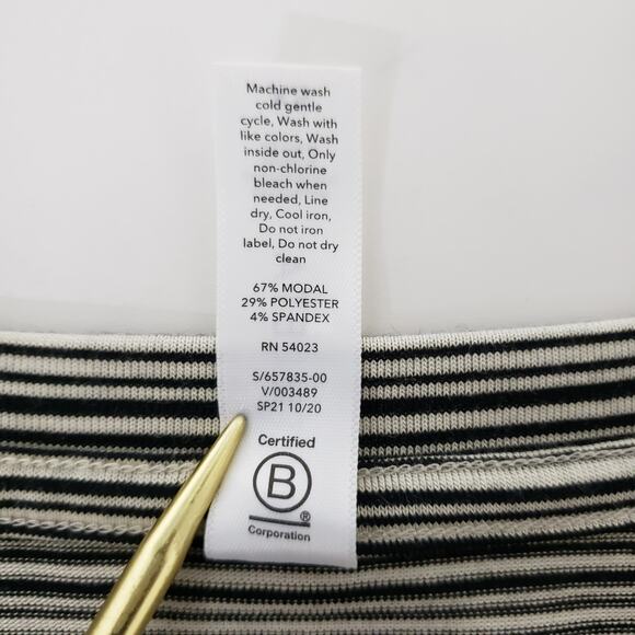 Athleta Cloudlight Stratus Striped Top In Whisper Stripe Black White Size XS - Picture 12 of 12